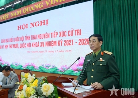 General Phan Van Giang meets with voters in Thai Nguyen province